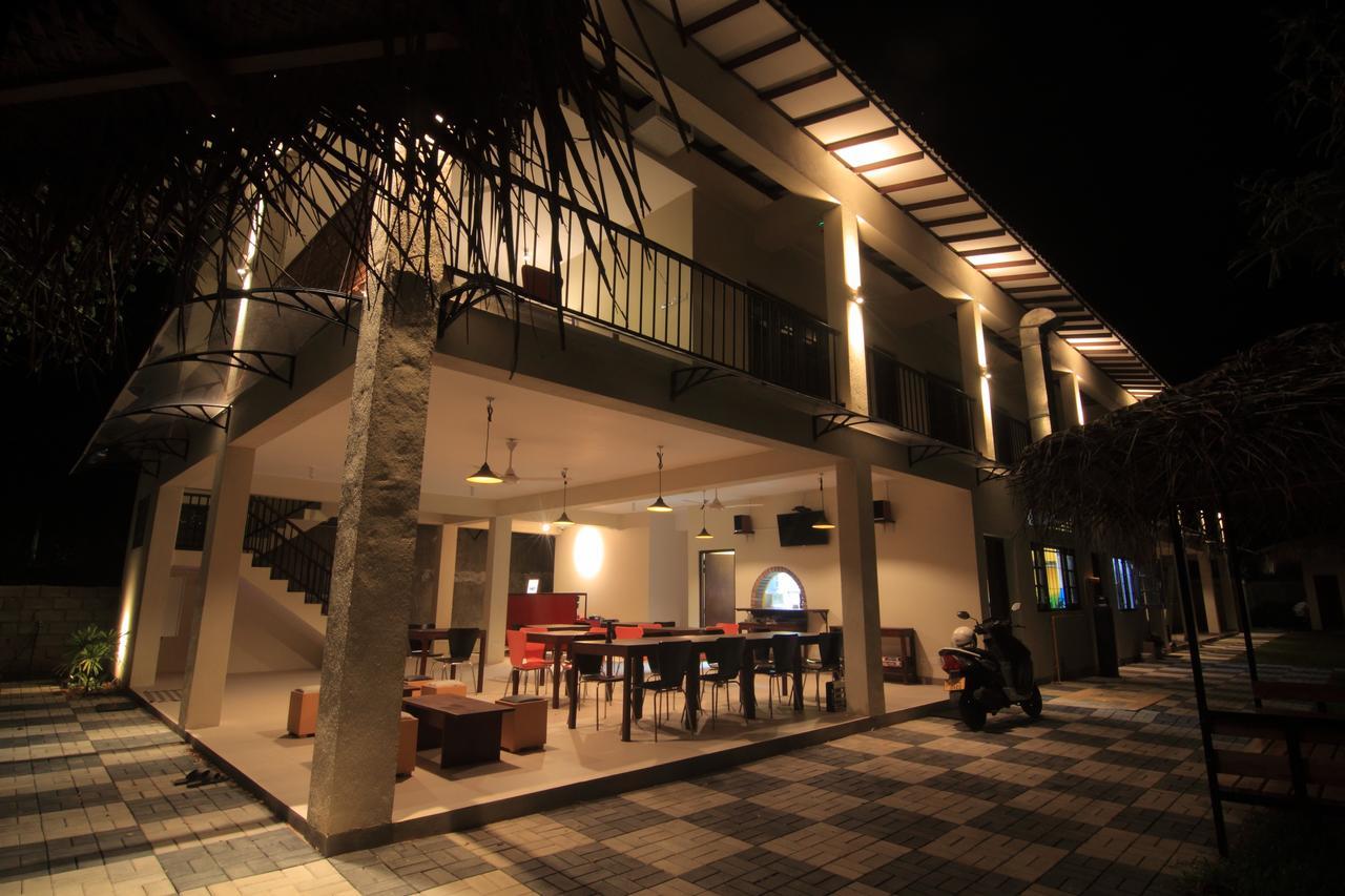 Jj'S Hostel มิริสซา ภายนอก รูปภาพ